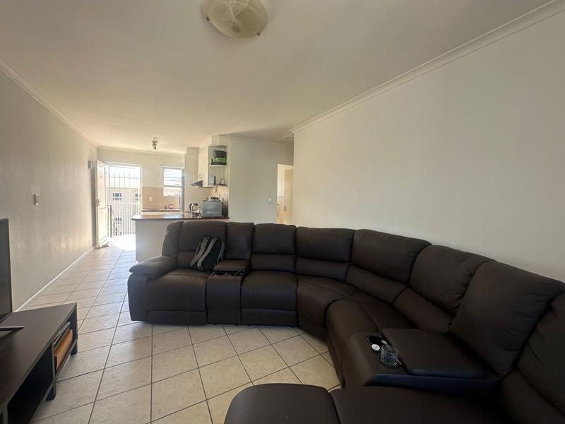 2 Bedroom Property for Sale in Sir Lowrys Pass Village Western Cape